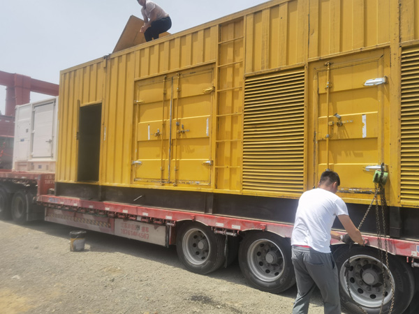 临湘除了负载情况和发动机维护，还有哪些因素会影响 200kw 柴油发电机的油耗？